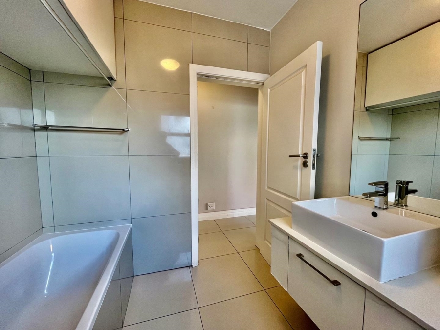 3 Bedroom Property for Sale in Wynberg Upper Western Cape